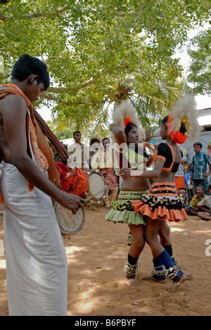 Karagam Karagattam dance, folk dance in Dasara Dussera Dusera Festival ...