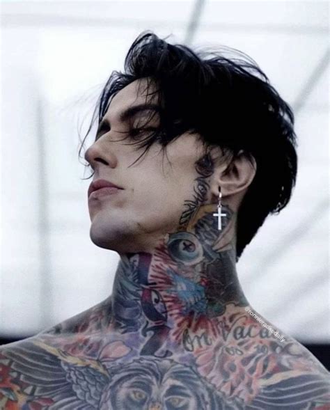 Pin by 宇野秋晴 on FIR Ronnie radke Falling in reverse Just beautiful men