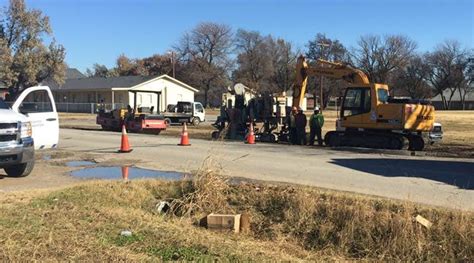 Crews Work To Fix Natural Gas Leak In East Tulsa