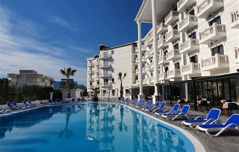 Lastminuter Czerwiec w Albanii all inclusive w 4 hotelu od 1989 zł