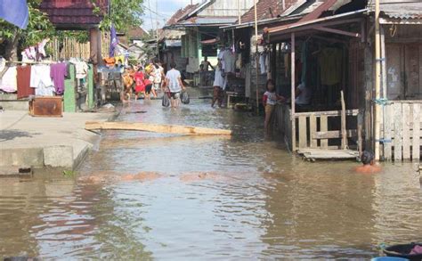 Sungai Komering Meluap Rumah Penduduk Di Srinanti Terendam Sripoku