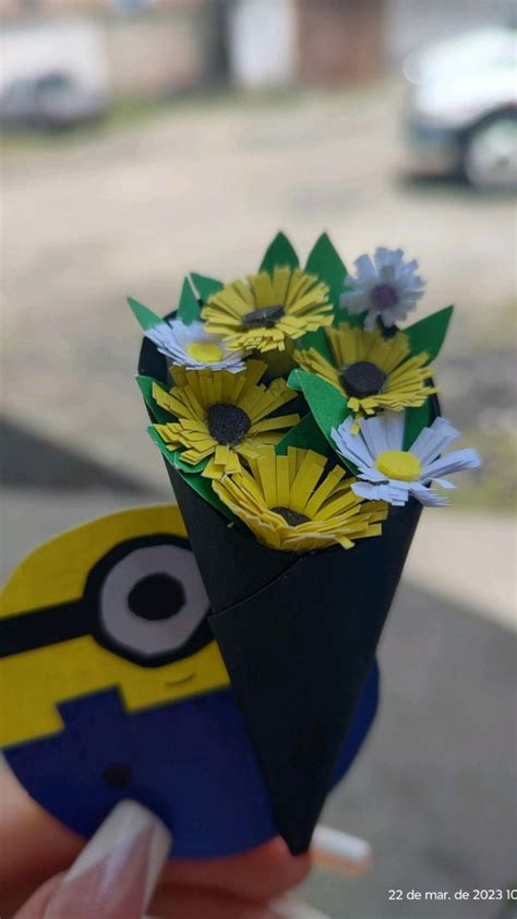 Minion Con Flores Amarillas Flores Amarillas Minion Manualidades