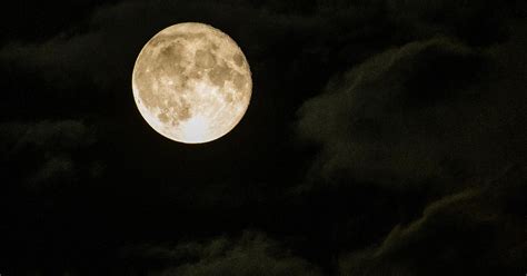 Witness The Spectacular Super Blue Moon Heres How To View It