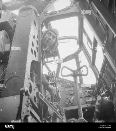 Ww2 Halifax Bomber Black And White Stock Photos And Images Alamy