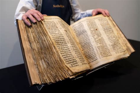 New York Hebräische Bibel erzielt bei Auktion Rekordpreis von 35