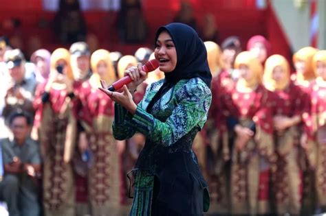 Profil Salma Salsabil Indonesia Idol Penyanyi Pendatang Baru Asal Jawa