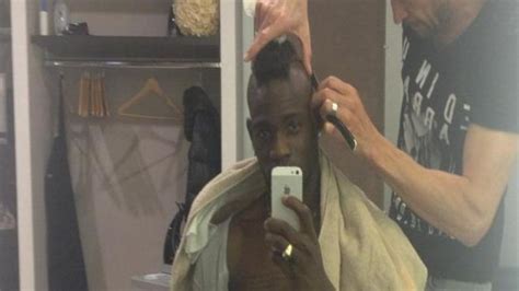 Supermario Balotelli Alza La Cresta E Dice Ti Amo Su Twitter