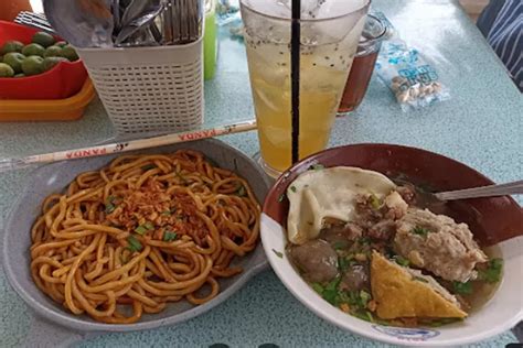 Tempat Makan Bakso Enak Dekat Stasiun Bogor Dari Yang Gepeng