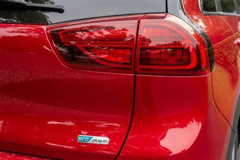 2020 Kia Niro Plug In Hybrid Specs Prices Mpg Range Reviews