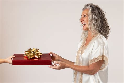 Lingerie Gift Ideas For Budgets Big And Small Shadowline Velrose