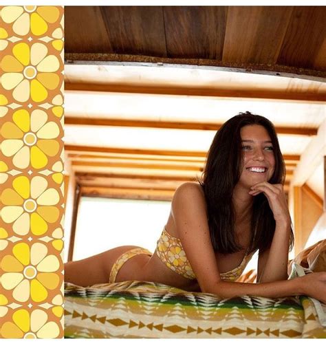 Hot Sexy Barbara McLean Bikini Pics