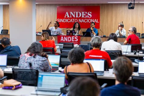 Professores Anunciam Greve Nas Universidades Federais Em Abril