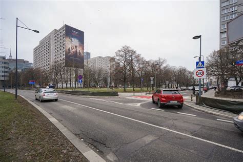 Pięć ulic w Warszawie zostanie przebudowanych Ruszył duży przetarg