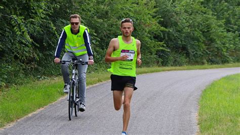 Geart Jorritsma Uit Sneek Als Eerste Over De Finish Van De