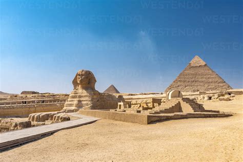 Egypt Giza Governorate Giza Great Sphinx Of Giza And Giza Pyramids