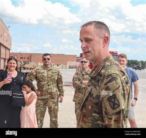 U S Army Col Travis Mcintosh Th Cab Commander Finishes His Final