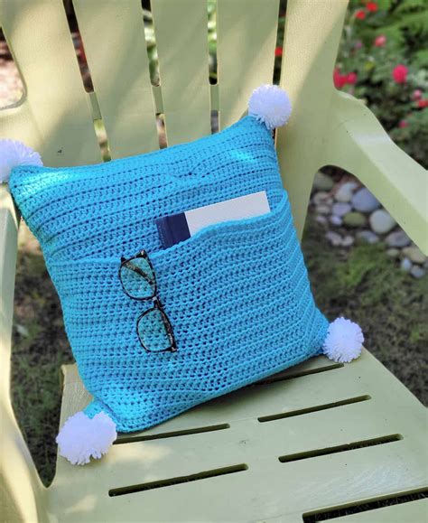 National Book Lovers Day Reading Pocket Pillow Clover Needlecraft