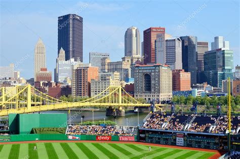 PNC Park and Downtown PIttsburgh — Stock Photo © sepavone #12207006