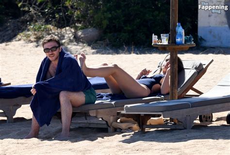 Olivia Monjard N Rocco Ritchie Are In Costa Smeralda For A Romantic