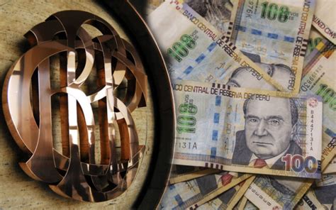 LAS PROYECCIONES DE LA ECONOMÍA EN DEBATE Observatorio de Conflictos Mineros de América Latina