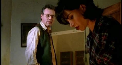 Anthony Head E Robia Lamorte In Una Scena Di Buffy L Ammazzavampiri Episodio La Profezia