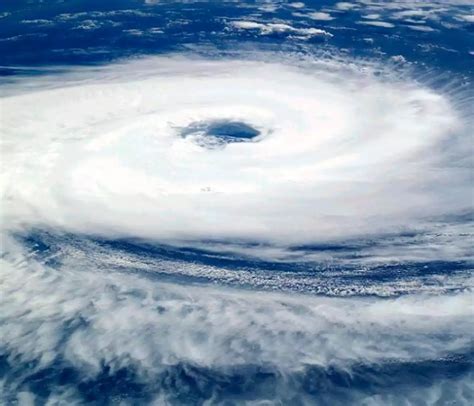 Cu L Es La Diferencia Entre Los Huracanes Tifones Y Tormentas