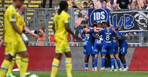 Multiplex Ligue 1 Strasbourg Enfonce Un Peu Plus Nantes Auxerre