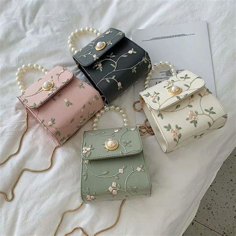 Pin de ʚ 𝓛𝓲𝓷𝓪 ɞ en ୨୧photo dump Carteras Cartera de moda Bolso