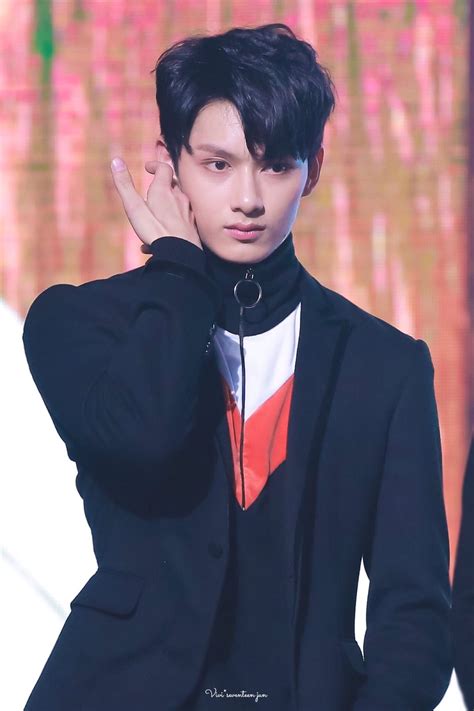 Jun 준 Wen Jun Hui 文俊辉 Seventeen 1996 180cm Lead Dancer