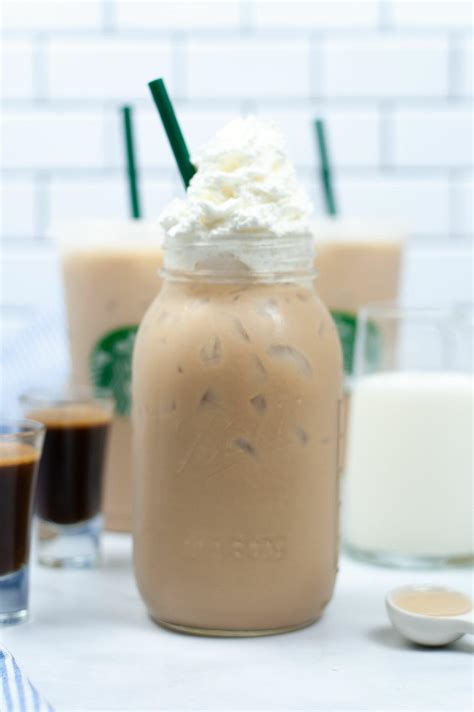 Copycat Starbucks White Chocolate Iced Mocha Recipe | RecipeLion.com