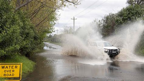 NSW floods: SES issues 106 flood warnings for Central West, Hawkesbury ...