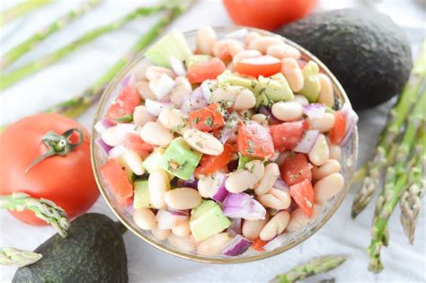 Receta de ensalada de aguacate y frijoles blancos súper simple Cocina