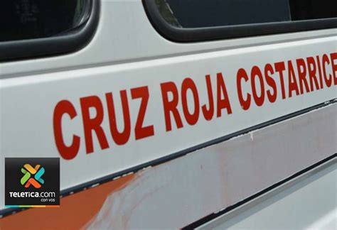 Pick Up Con 12 Personas Vuelca Y Chofer Muere Aplastado En Guanacaste