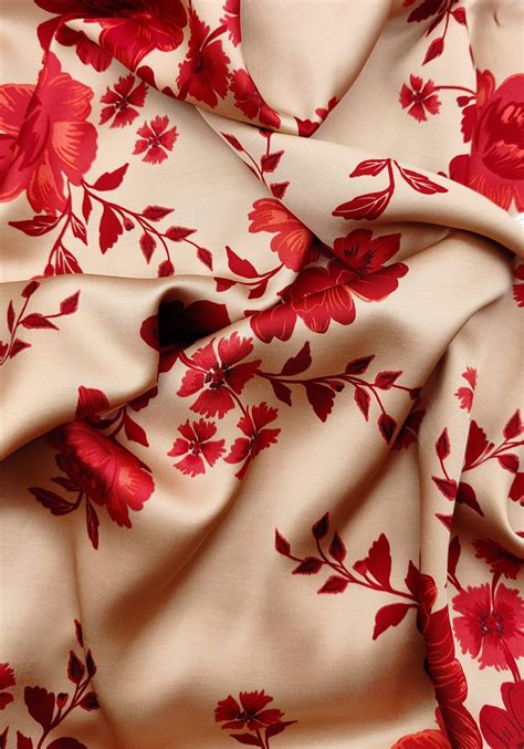 Fabric And Finery Amanda 100 Viscose Leaf Print On Irvory 140cm Wide Per 14 Metre