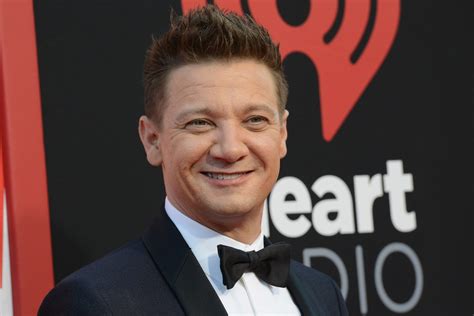 Última hora sobre Jeremy Renner lesiones y primera foto