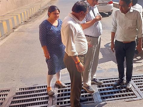 Complaining About The Gap In The Ceiling Of G 4 Underpass The Chairman