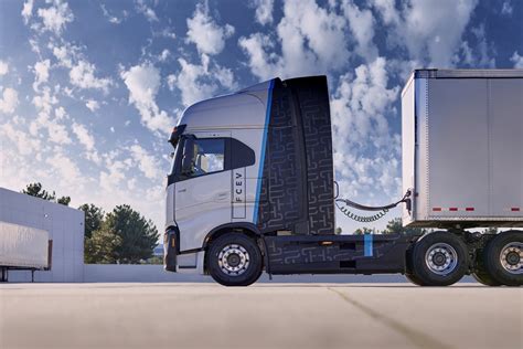 Nikola Hydrogen Fuel Cell Truck Spotlighted By Company At CES H2 News