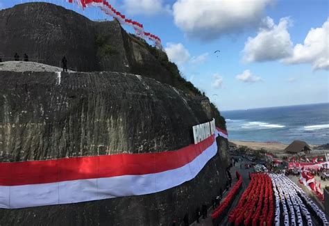 Sang Saka Bendera Merah Putih Polda Bali Pecahkan Rekor Dunia Radar Bali