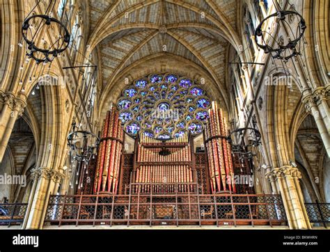 Arundel church cathedral Stock Photo - Alamy