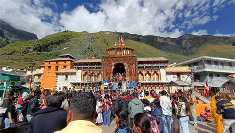 Krishna Janmashtami 2023 Celebrated In Badrinath Dham Crowd Of Devotees