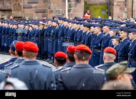 Ffentliches Gel Bnis Der Bundeswehr In N Rnberg Etwa Rekrutinnen