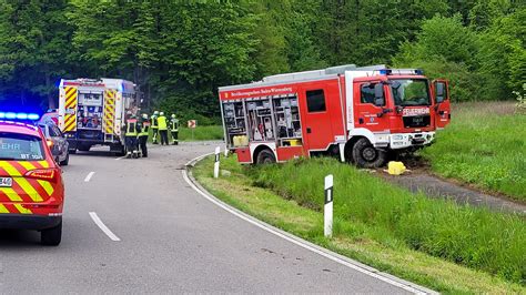 Schwerer Unfall Mit Feuerwehrauto In Bretten L Schfahrzeug Der