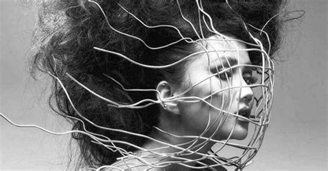 Hình ảnh bán nude đầy quyến rũ của H Hen Niê trên trang bìa tạp chí Mỹ nổi tiếng