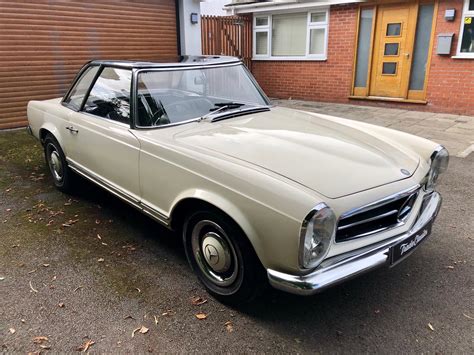 1967 Mercedes Benz 250 SL Pagoda