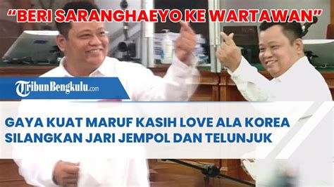 Gaya Kuat Maruf Kasih Love Ala Korea Silangkan Jari Jempol Dan