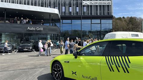 Auto Grill Er Ffnet Mobilit Tszentrum Volles Haus Voller Erfolg