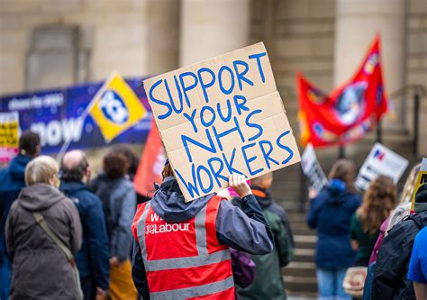 British Nurses And Paramedics Plan More Strikes In 2023