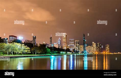 Night Chicago Skyline From Lake Michigan Stock Photo Alamy