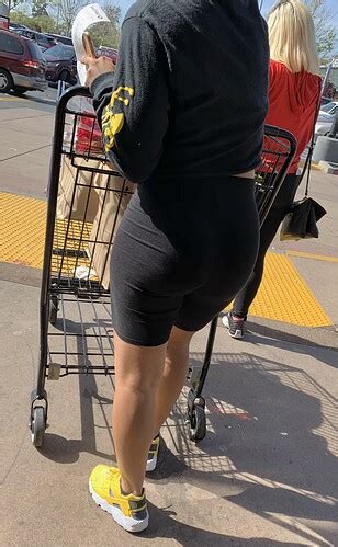 Teen With A Fat Round Ass In Leggings Spandex Leggings Yoga Pants