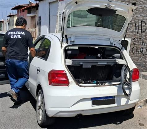 Dupla Presa Por Furtos Em Cl Nica Odontol Gica E Loja De Roupas Em